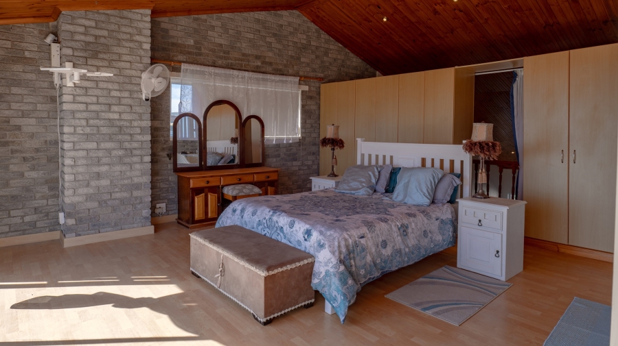 5 Bedroom Property for Sale in Suiderstrand Western Cape